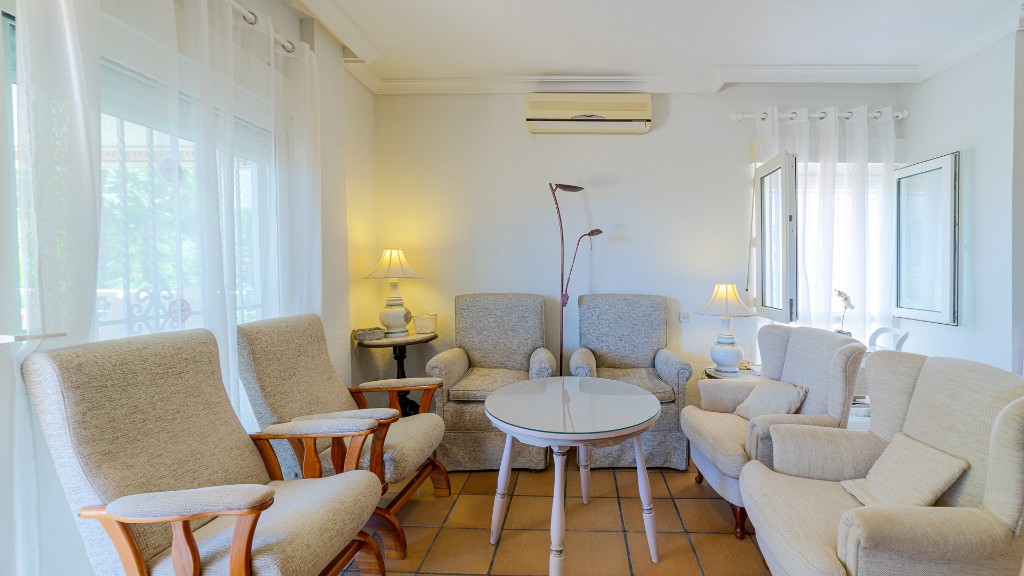 For sale - 7 Bedroom 4 Bathroom Villa in Campoamor - Campoamor  - Alicante