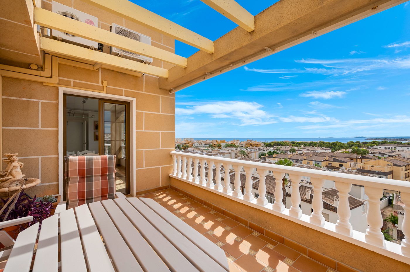 For sale - 3 Bedroom 2 Bathroom Apartment in Punta Prima - Punta Prima  - Alicante