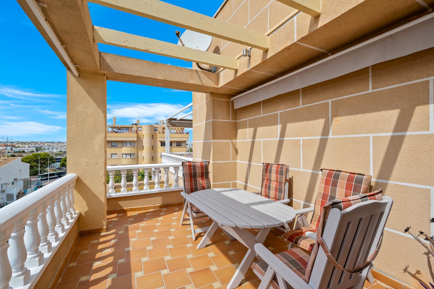 For sale - 3 Bedroom 2 Bathroom Apartment in Punta Prima - Punta Prima  - Alicante