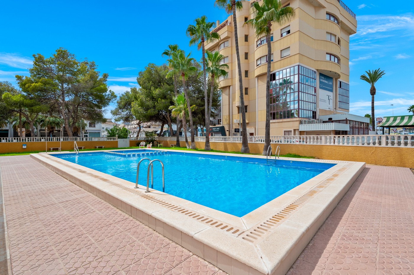 For sale - 3 Bedroom 2 Bathroom Apartment in Punta Prima - Punta Prima  - Alicante