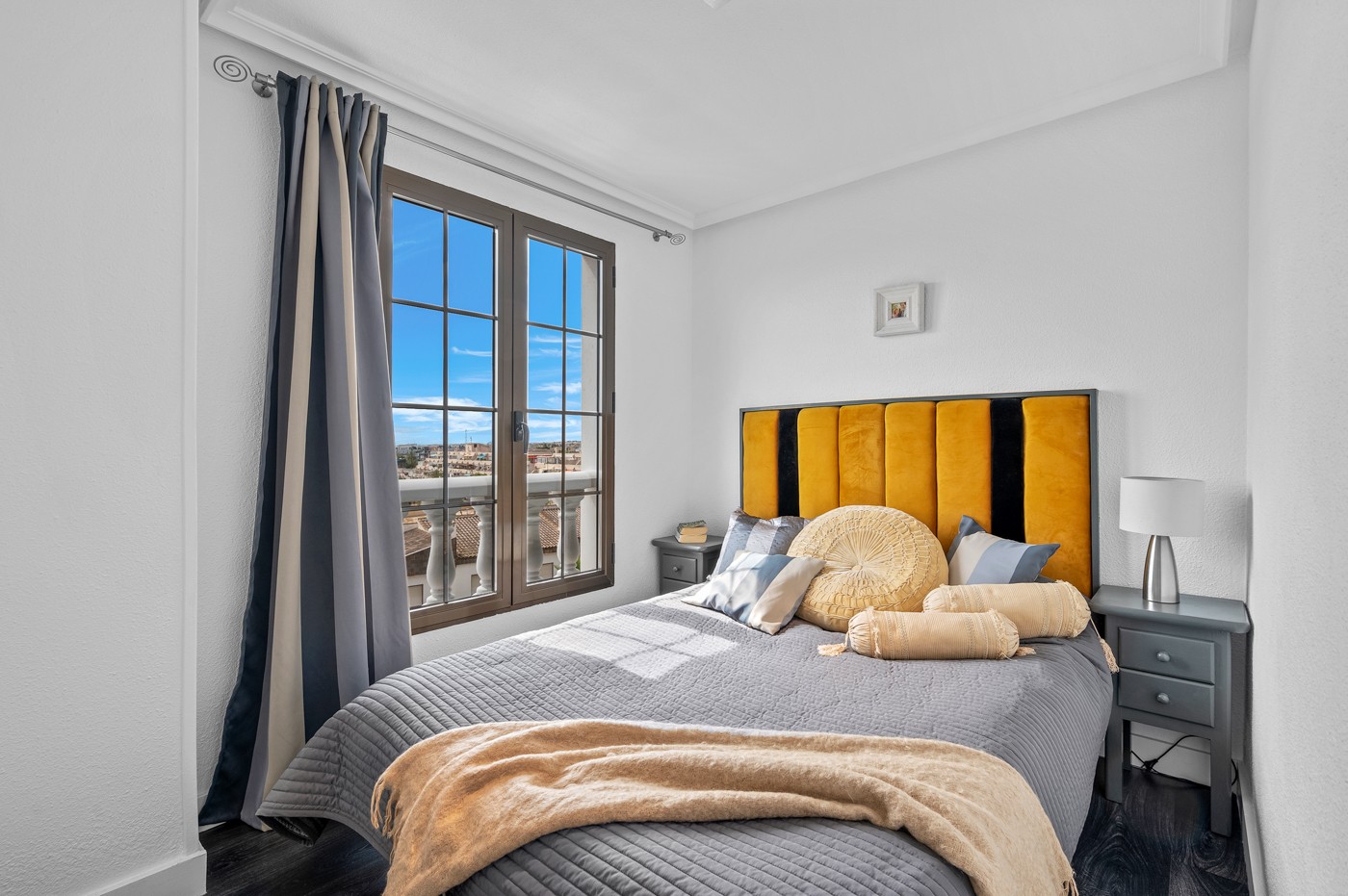 For sale - 3 Bedroom 2 Bathroom Apartment in Punta Prima - Punta Prima  - Alicante