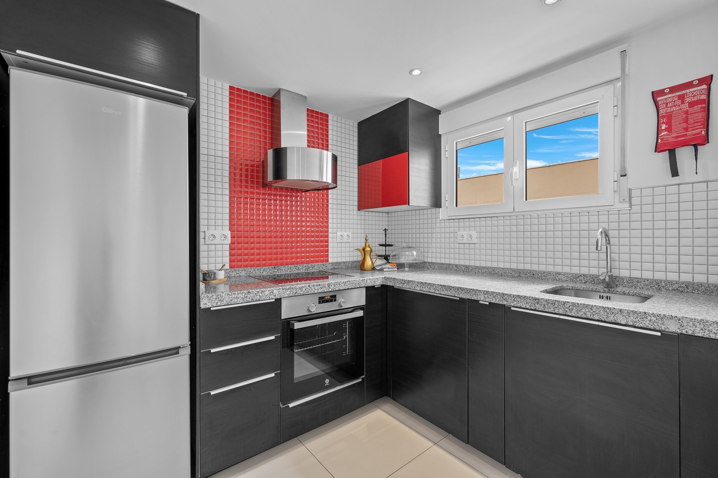 For sale - 3 Bedroom 2 Bathroom Apartment in Punta Prima - Punta Prima  - Alicante