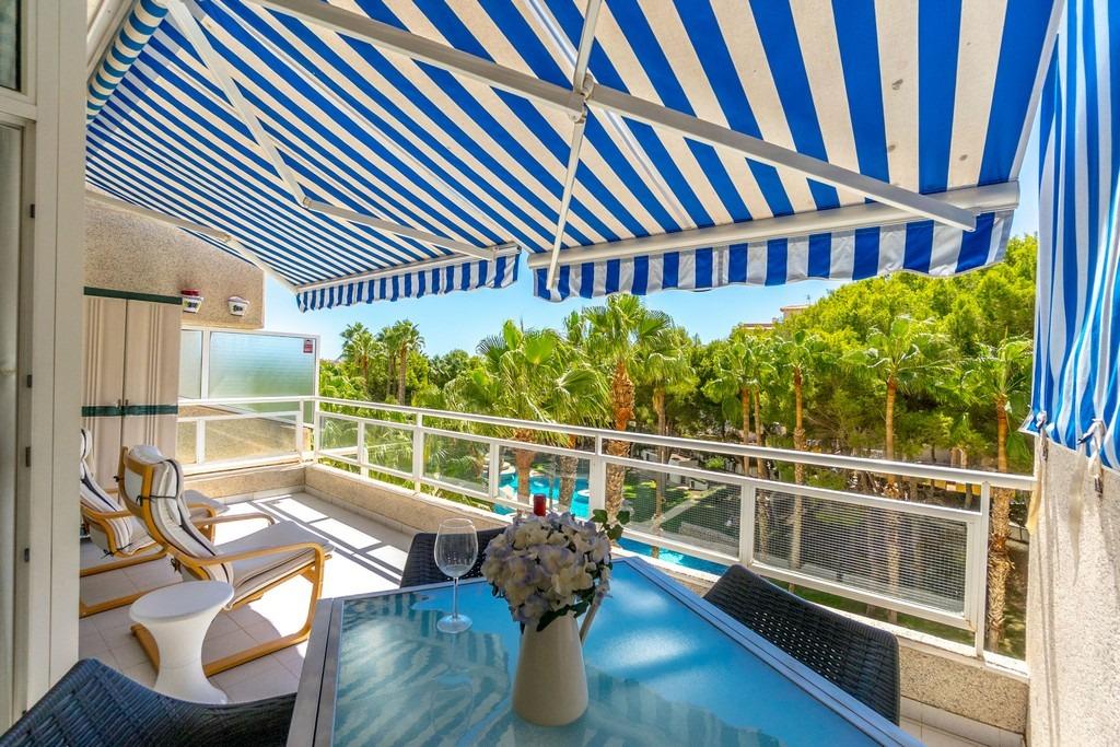 For sale - 3 Bedroom 1 Bathroom Apartment in Cabo Roig - Altos de campoamor  - Alicante