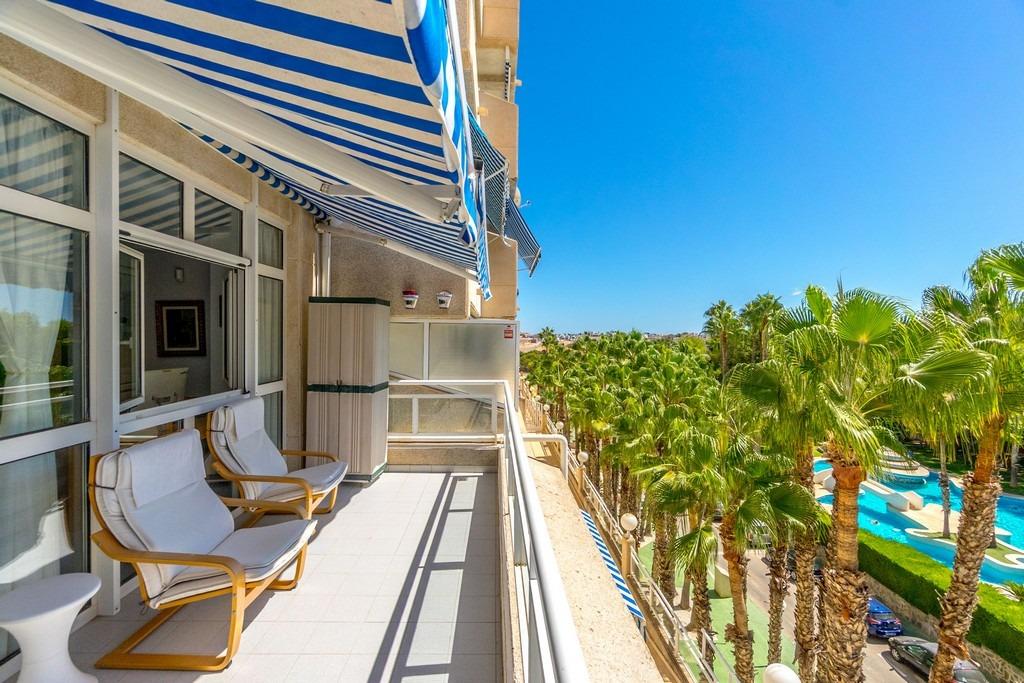 For sale - 3 Bedroom 1 Bathroom Apartment in Cabo Roig - Altos de campoamor  - Alicante