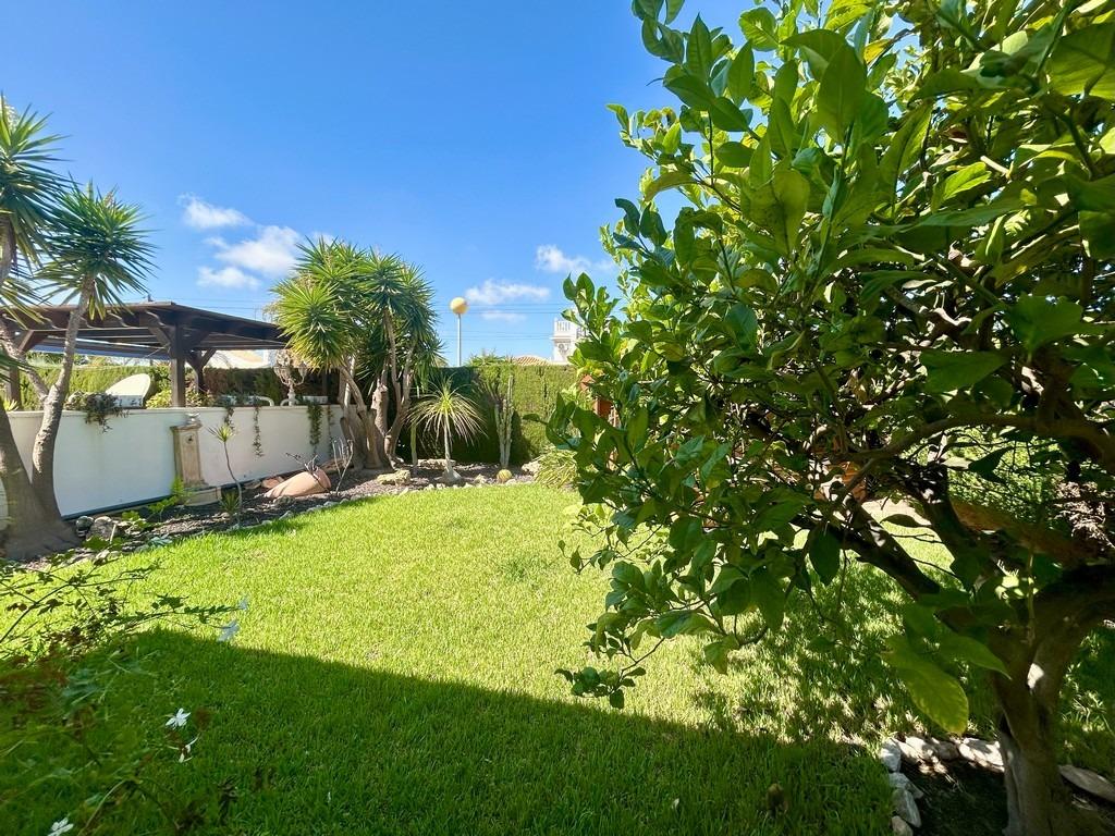 For sale - 3 Bedroom 3 Bathroom Villa in Cabo Roig - Aguamarina  - Alicante
