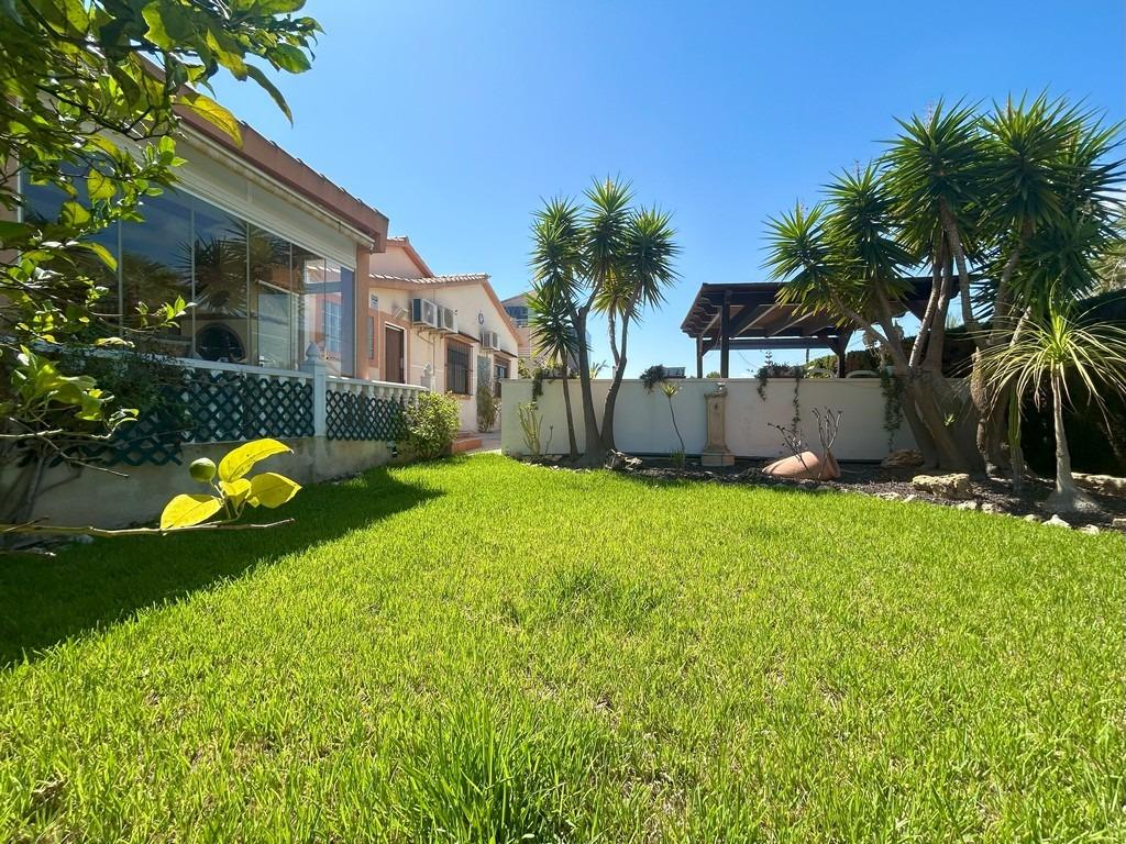 For sale - 3 Bedroom 3 Bathroom Villa in Cabo Roig - Aguamarina  - Alicante