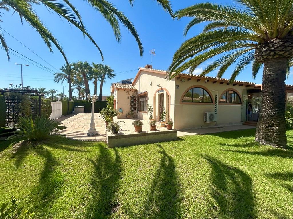 For sale - 3 Bedroom 3 Bathroom Villa in Cabo Roig - Aguamarina  - Alicante