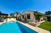 17-266462806689/71100, 3 Bedroom 3 Bathroom Villa in Cabo Roig