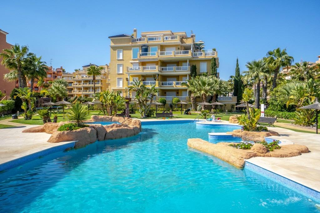 For sale - 3 Bedroom 2 Bathroom Penthouse in Cabo Roig - Campoamor  - Alicante