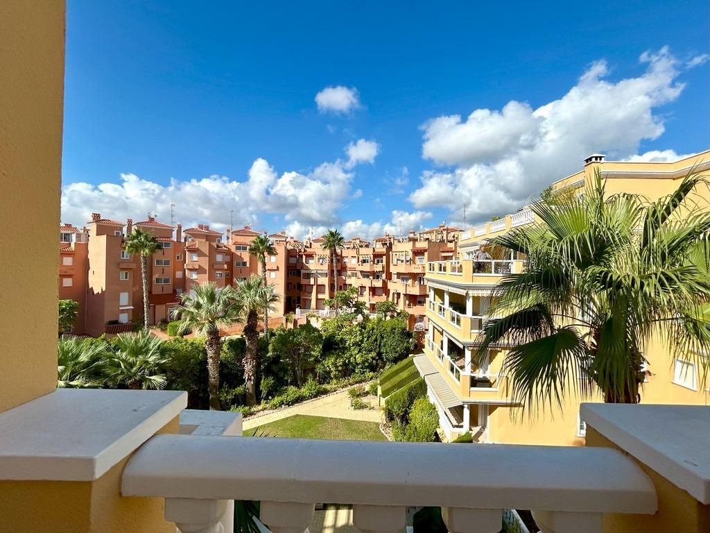 For sale - 3 Bedroom 2 Bathroom Penthouse in Cabo Roig - Campoamor  - Alicante