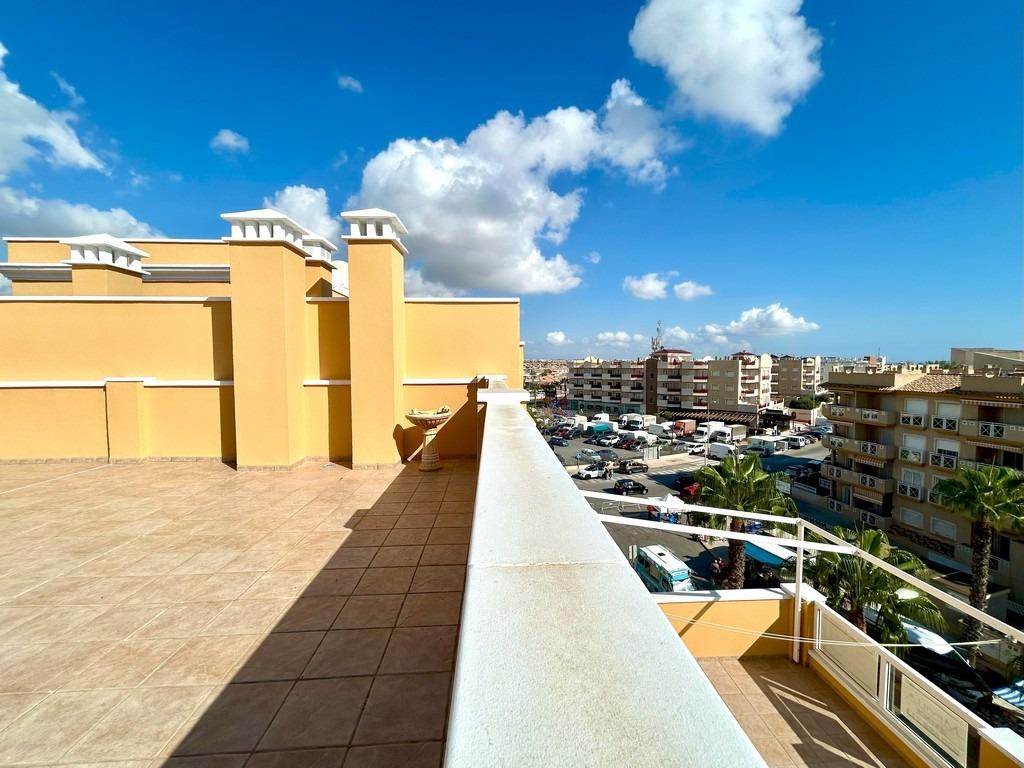 For sale - 3 Bedroom 2 Bathroom Penthouse in Cabo Roig - Campoamor  - Alicante