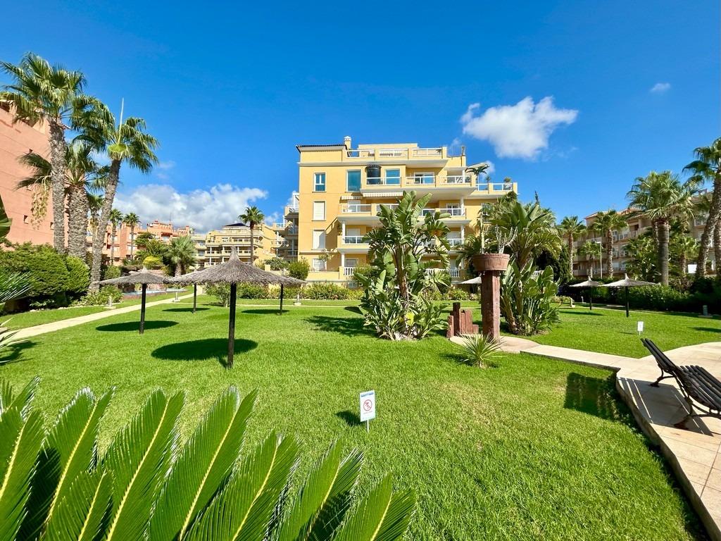 For sale - 3 Bedroom 2 Bathroom Penthouse in Cabo Roig - Campoamor  - Alicante