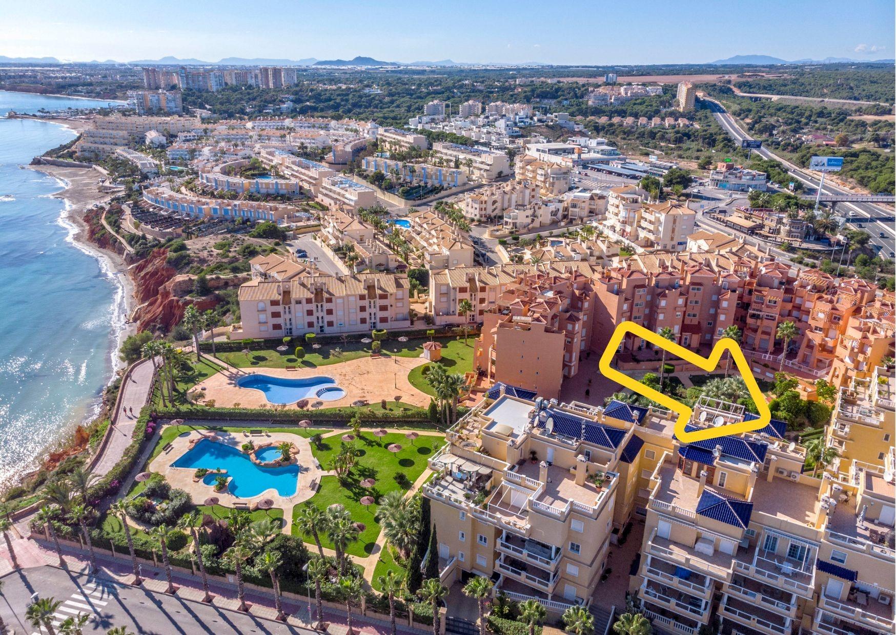 For sale - 3 Bedroom 2 Bathroom Penthouse in Cabo Roig - Campoamor  - Alicante