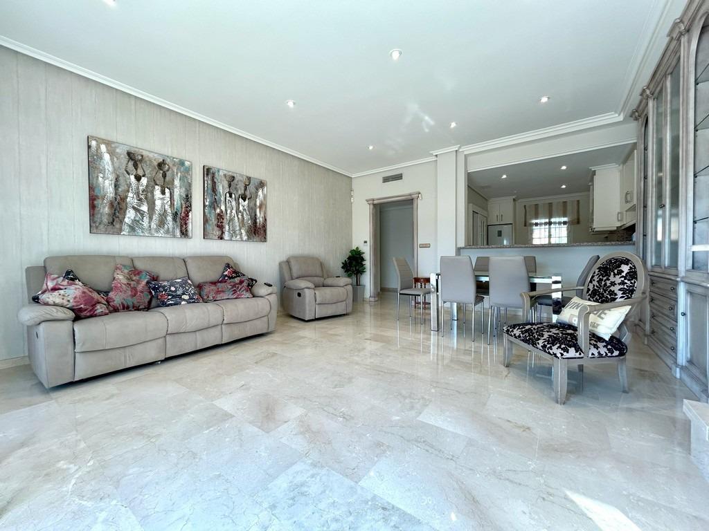 For sale - 3 Bedroom 2 Bathroom Penthouse in Cabo Roig - Campoamor  - Alicante