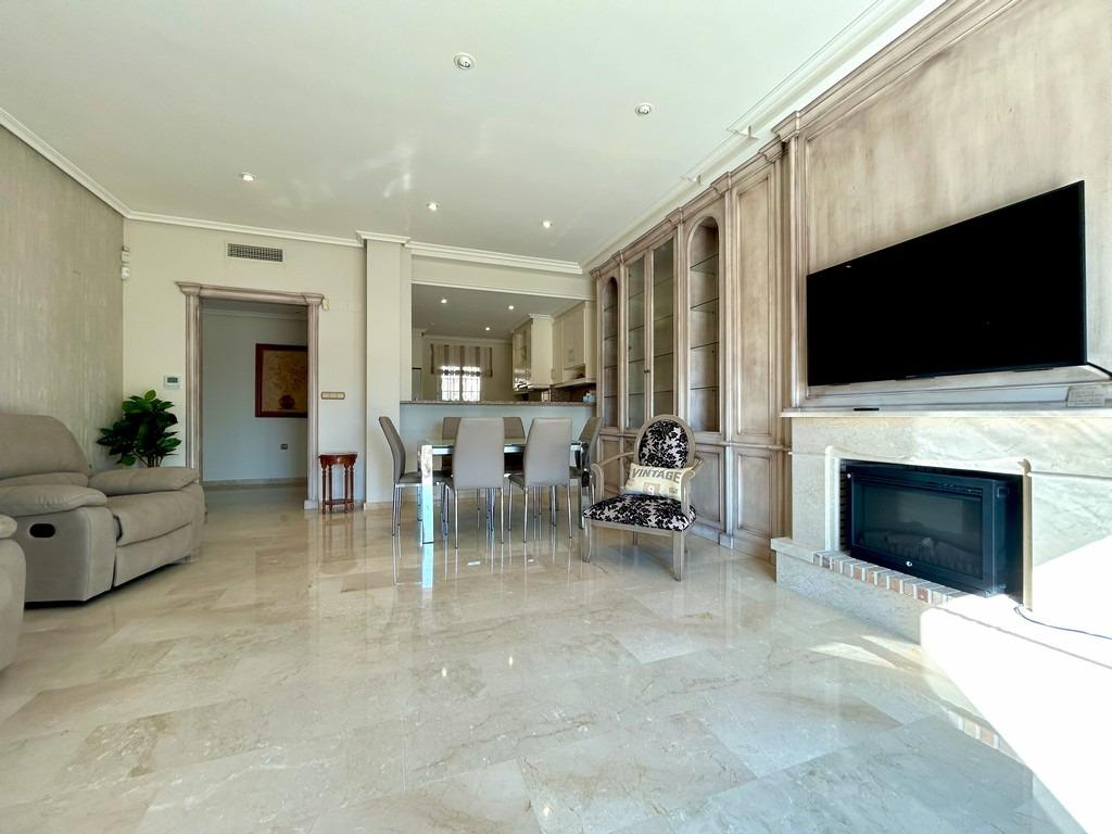 For sale - 3 Bedroom 2 Bathroom Penthouse in Cabo Roig - Campoamor  - Alicante