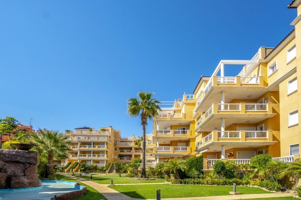 For sale - 3 Bedroom 2 Bathroom Penthouse in Cabo Roig - Aguamarina  - Alicante