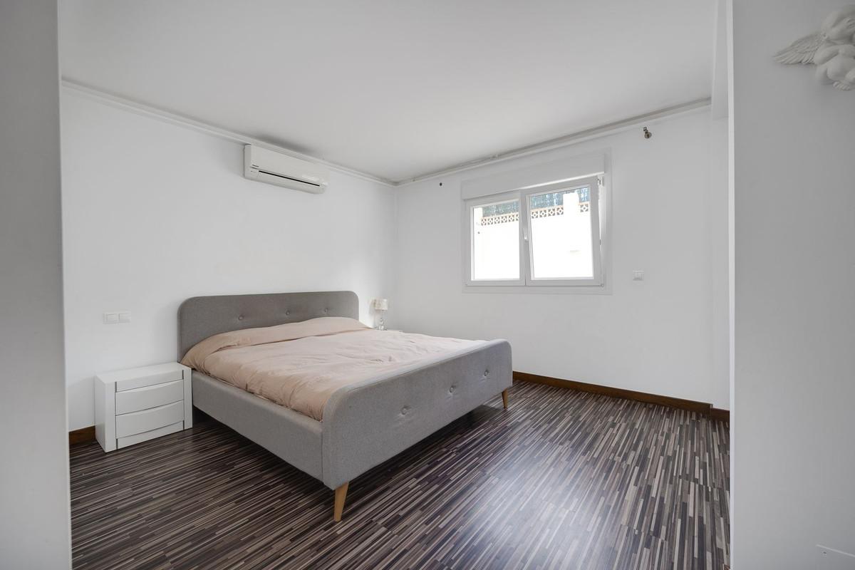 For sale - 4 Bedroom 4 Bathroom House - Detached Villa in Rojales - Ciudad Quesada  - Alicante