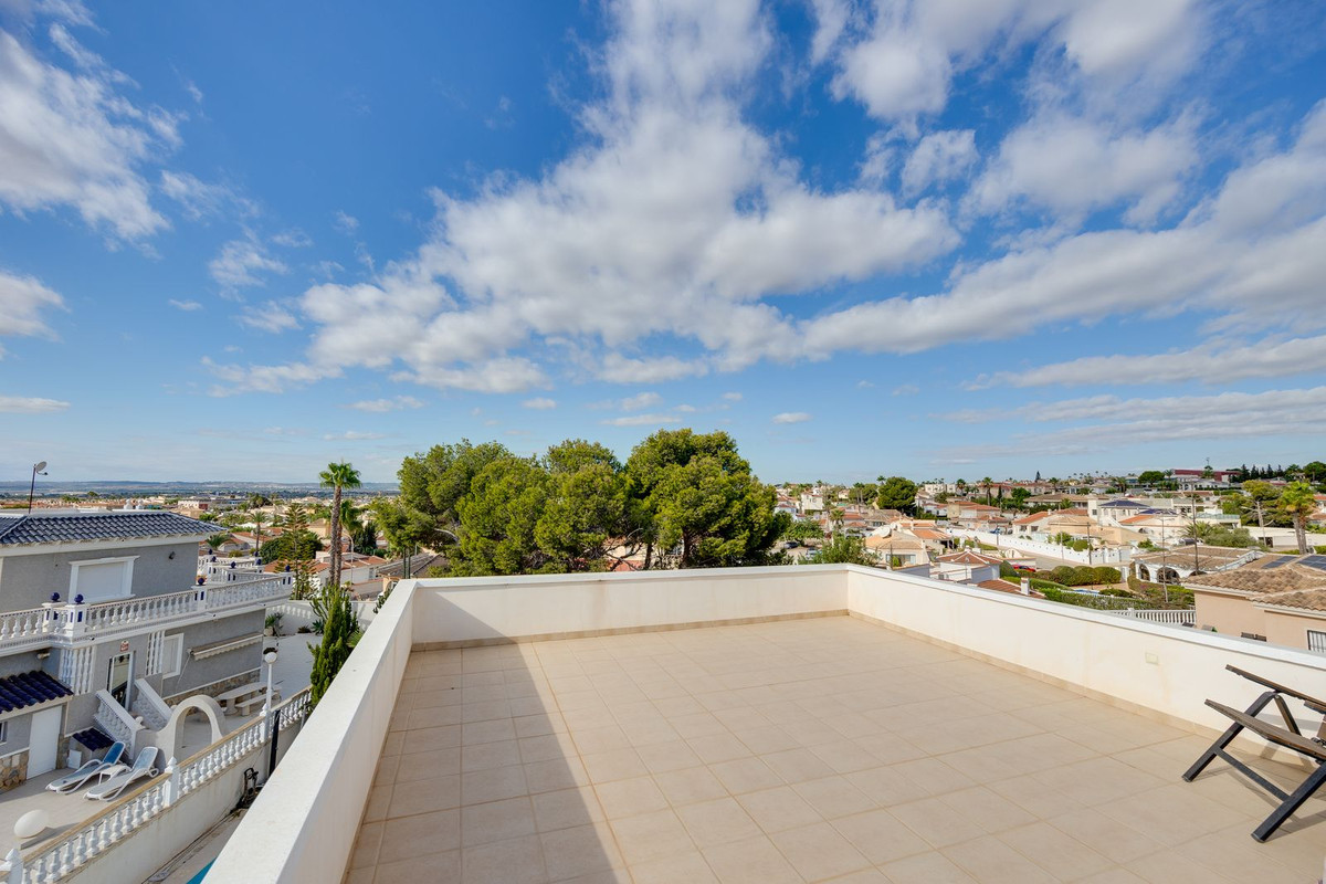 For sale - 4 Bedroom 4 Bathroom House - Detached Villa in Rojales - Ciudad Quesada  - Alicante