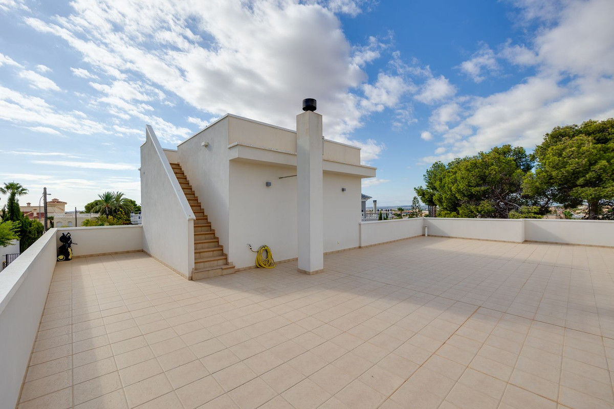 For sale - 4 Bedroom 4 Bathroom House - Detached Villa in Rojales - Ciudad Quesada  - Alicante
