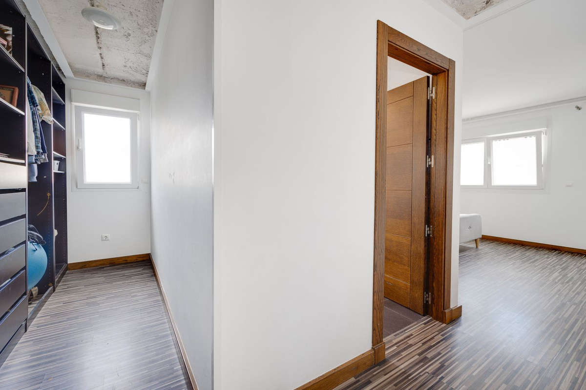 For sale - 4 Bedroom 4 Bathroom House - Detached Villa in Rojales - Ciudad Quesada  - Alicante