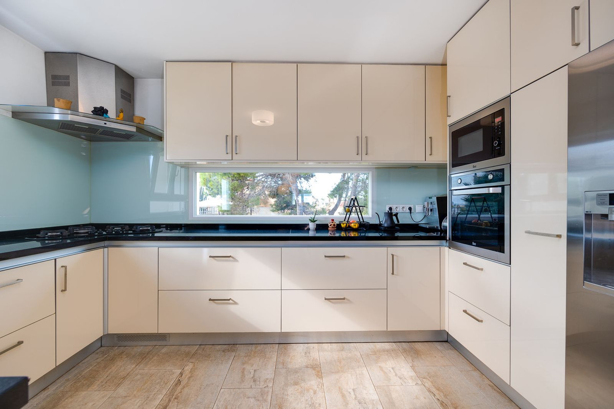 For sale - 4 Bedroom 4 Bathroom House - Detached Villa in Rojales - Ciudad Quesada  - Alicante