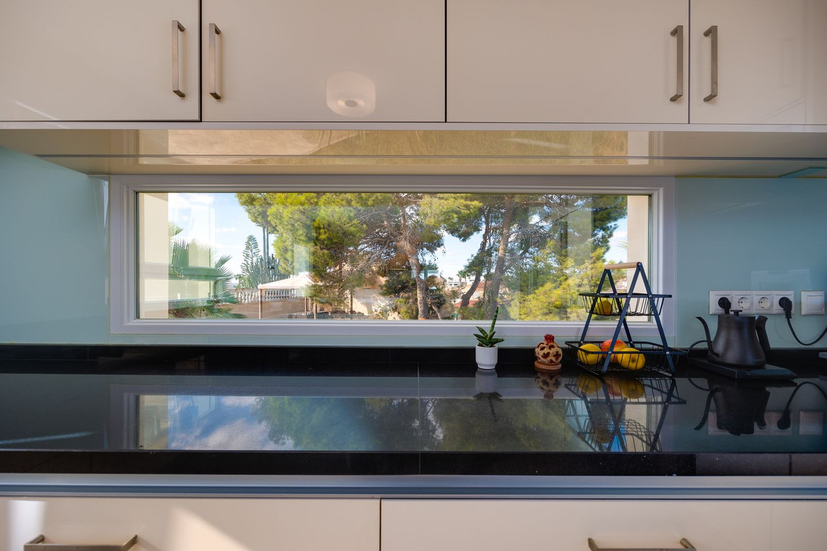 For sale - 4 Bedroom 4 Bathroom House - Detached Villa in Rojales - Ciudad Quesada  - Alicante