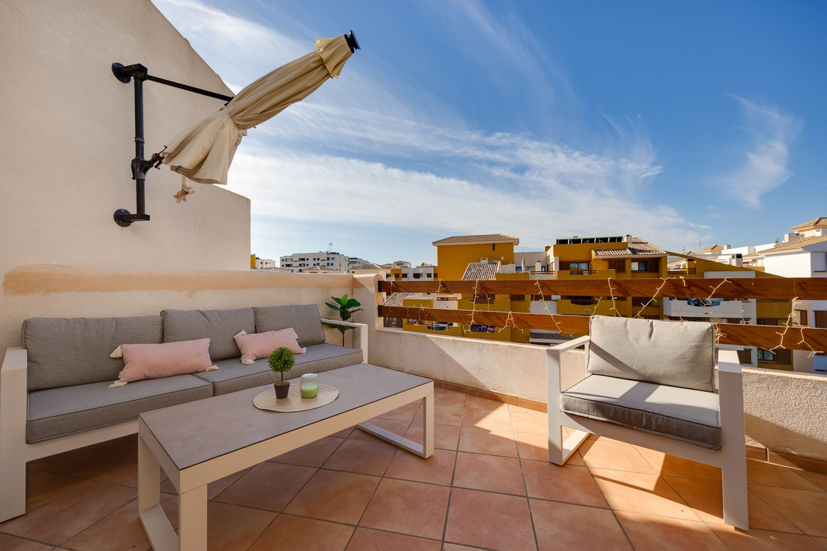 For sale - 2 Bedroom 1 Bathroom Penthouse in Punta Prima - Punta Prima  - Alicante