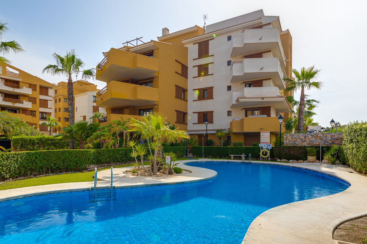 For sale - 2 Bedroom 1 Bathroom Penthouse in Punta Prima - Punta Prima  - Alicante