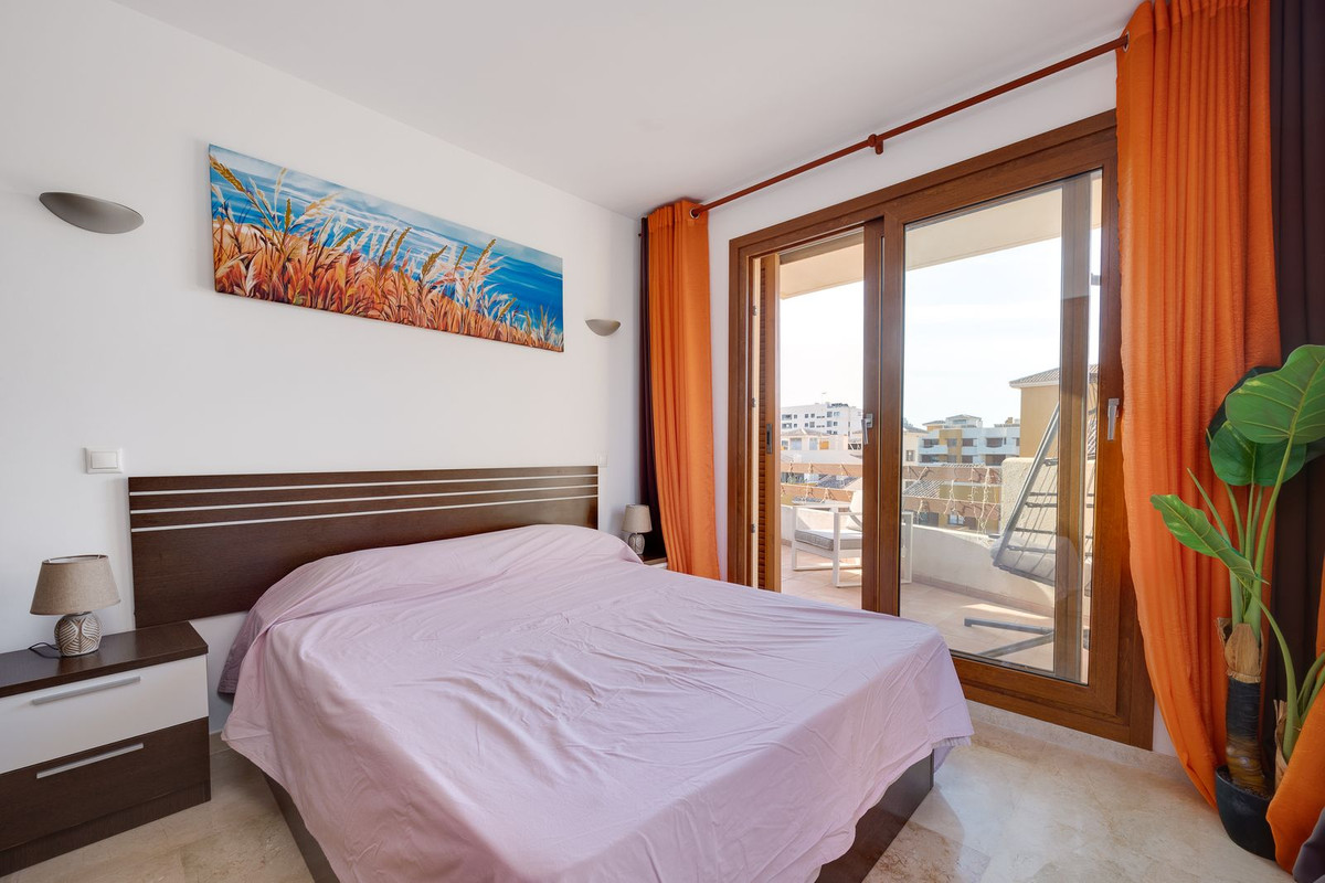 For sale - 2 Bedroom 1 Bathroom Penthouse in Punta Prima - Punta Prima  - Alicante