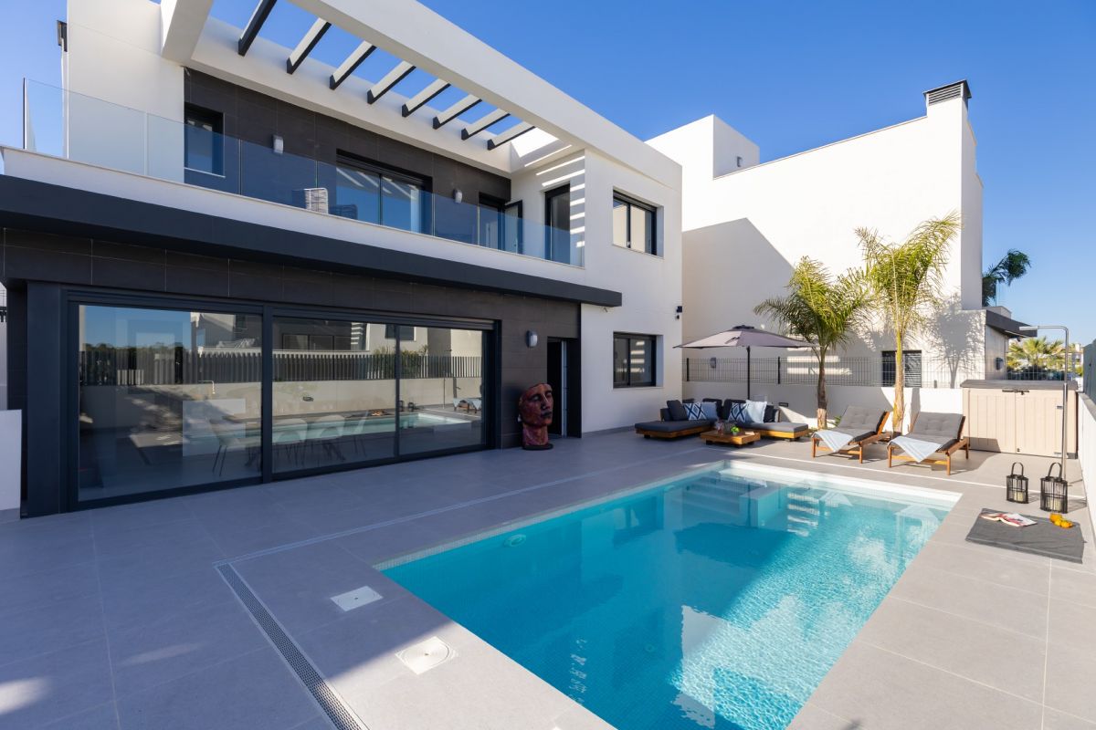 For sale - 3 Bedroom 2 Bathroom Villa in ALGORFA - , ALGORFA, Alicante, Spain - Alicante