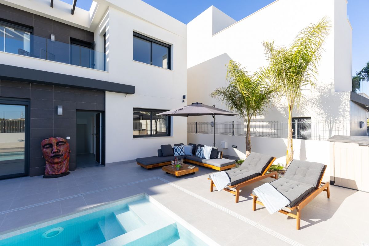 For sale - 3 Bedroom 2 Bathroom Villa in ALGORFA - , ALGORFA, Alicante, Spain - Alicante