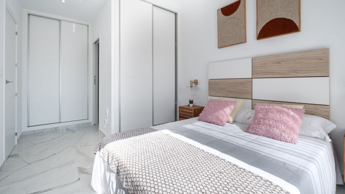 For sale - 3 Bedroom 3 Bathroom villa in Torrevieja -  - Alicante