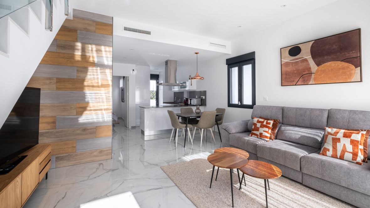 For sale - 3 Bedroom 3 Bathroom villa in Torrevieja -  - Alicante