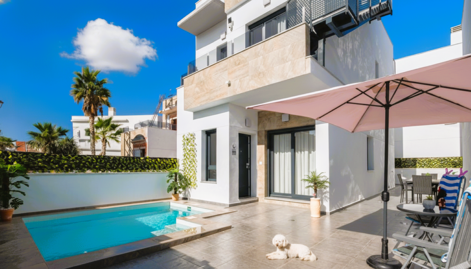 For sale - 3 Bedroom 3 Bathroom villa in Torrevieja -  - Alicante