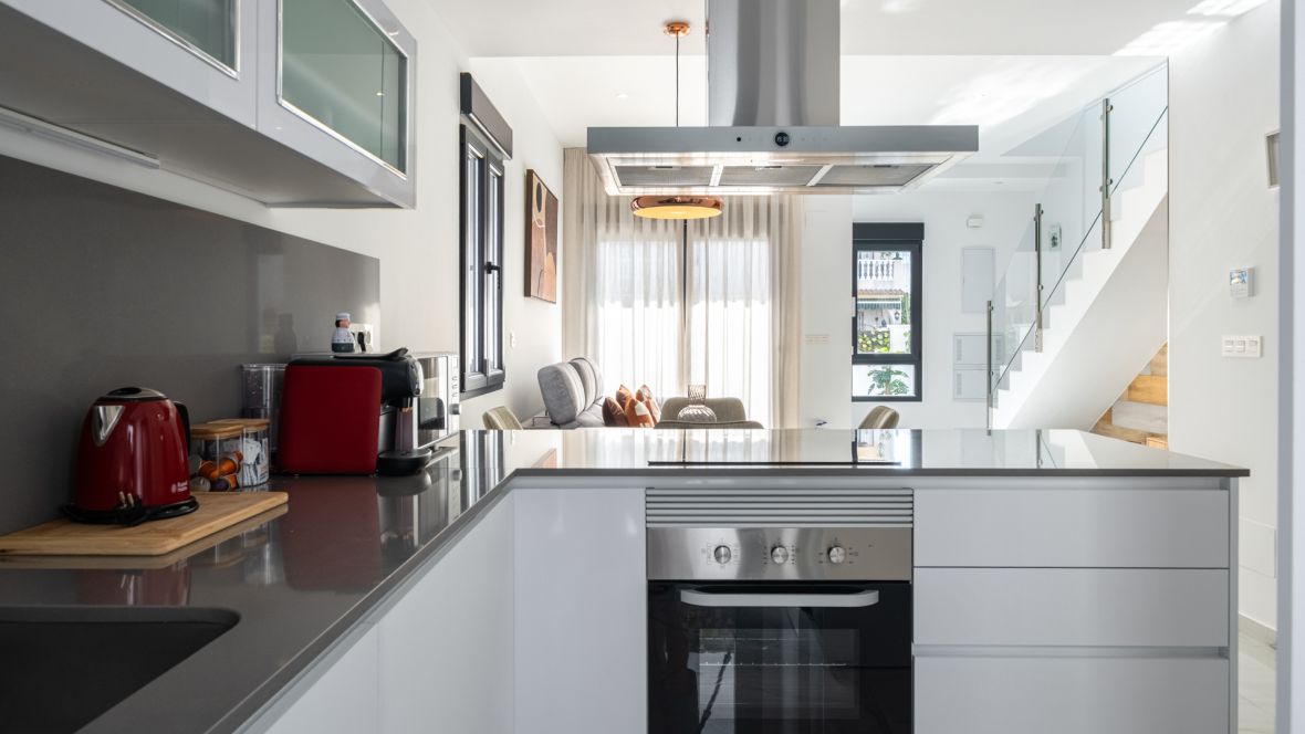 For sale - 3 Bedroom 3 Bathroom villa in Torrevieja -  - Alicante