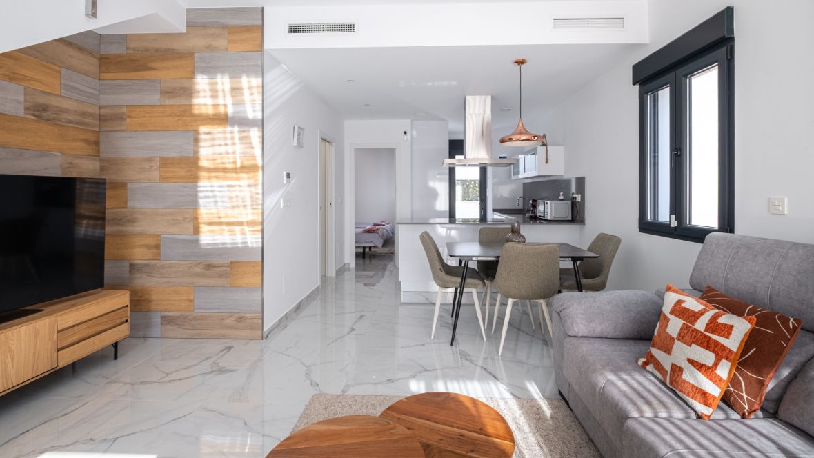 For sale - 3 Bedroom 3 Bathroom villa in Torrevieja -  - Alicante