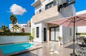 82-56692/71325, 3 Bedroom 3 Bathroom villa in Torrevieja