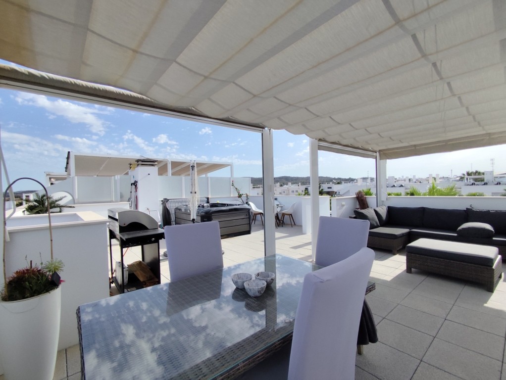 For sale - 2 Bedroom 2 Bathroom Penthouse in Vistabella Golf -  - Alicante