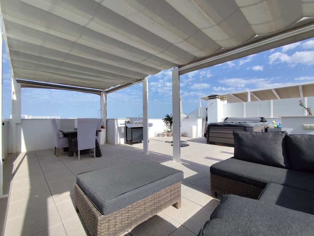 For sale - 2 Bedroom 2 Bathroom Penthouse in Vistabella Golf -  - Alicante