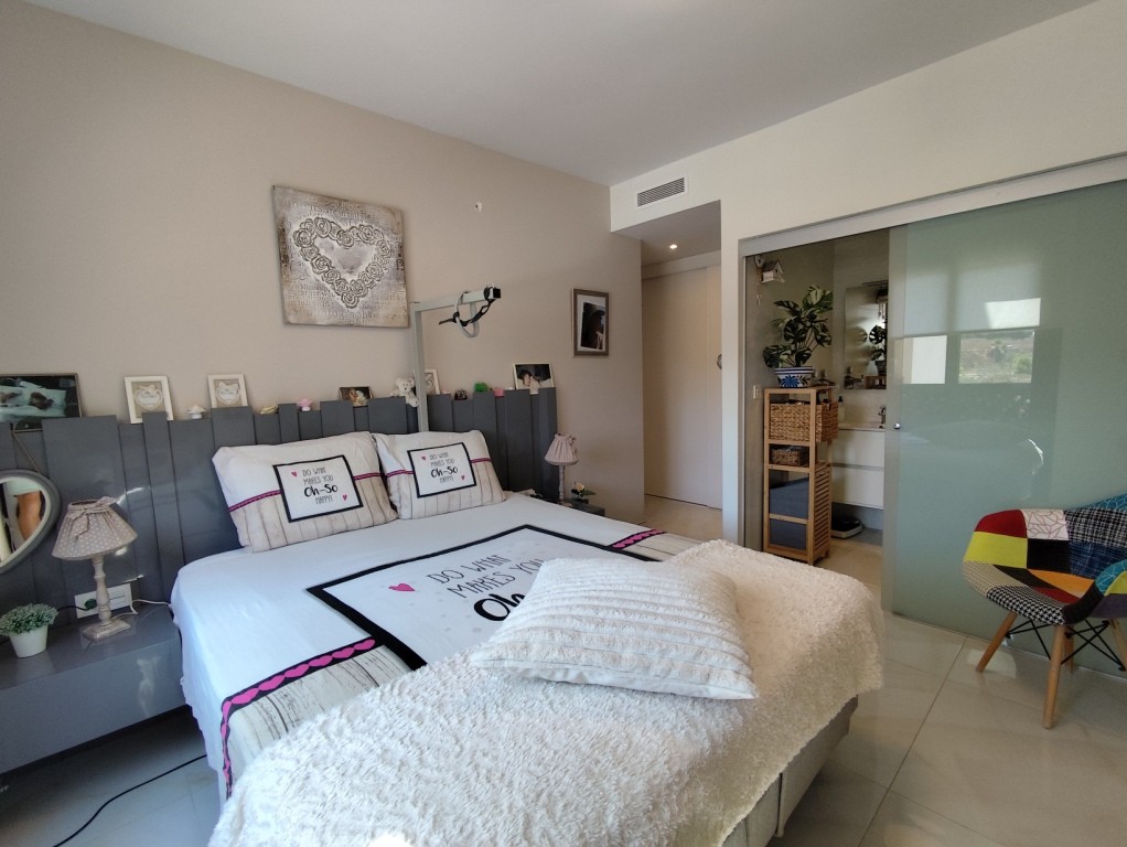 For sale - 2 Bedroom 2 Bathroom Apartment in Orihuela Costa -  - Alicante