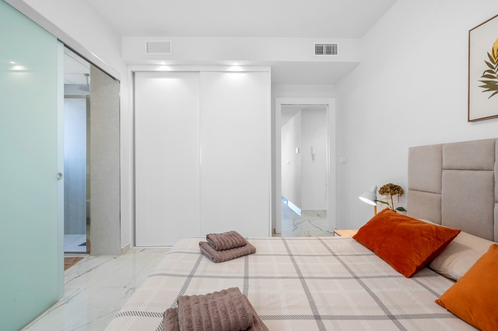 For sale - 2 Bedroom 2 Bathroom Apartment in Orihuela Costa -  - Alicante