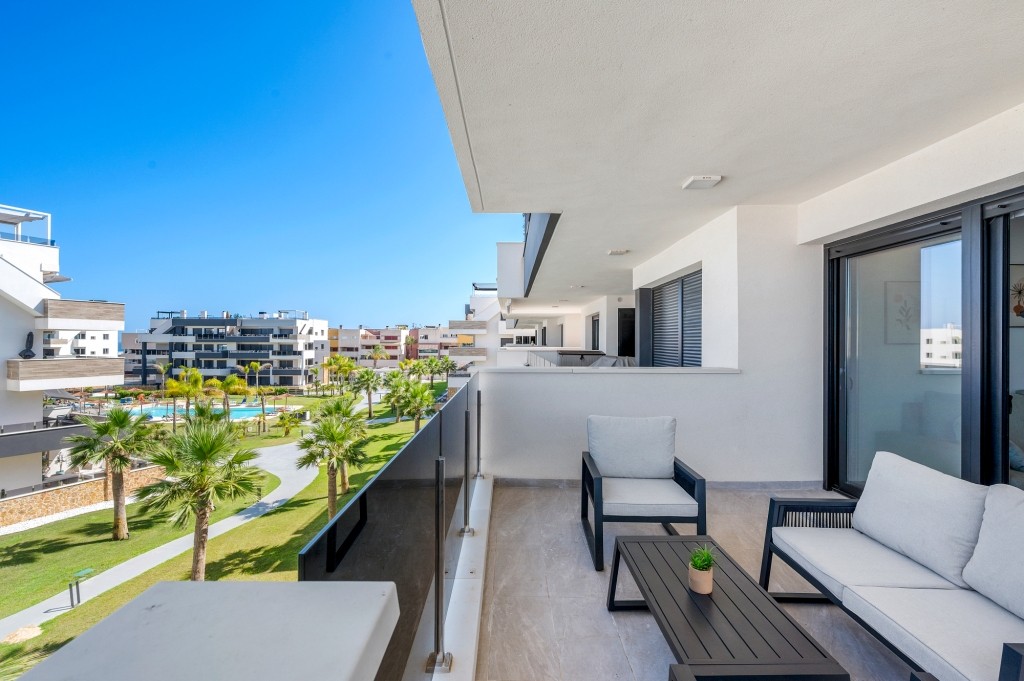 For sale - 2 Bedroom 2 Bathroom Apartment in Orihuela Costa -  - Alicante