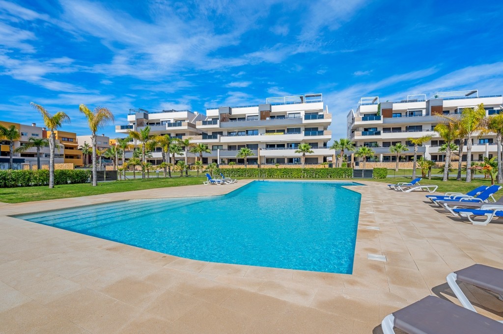 For sale - 2 Bedroom 2 Bathroom Apartment in Orihuela Costa -  - Alicante