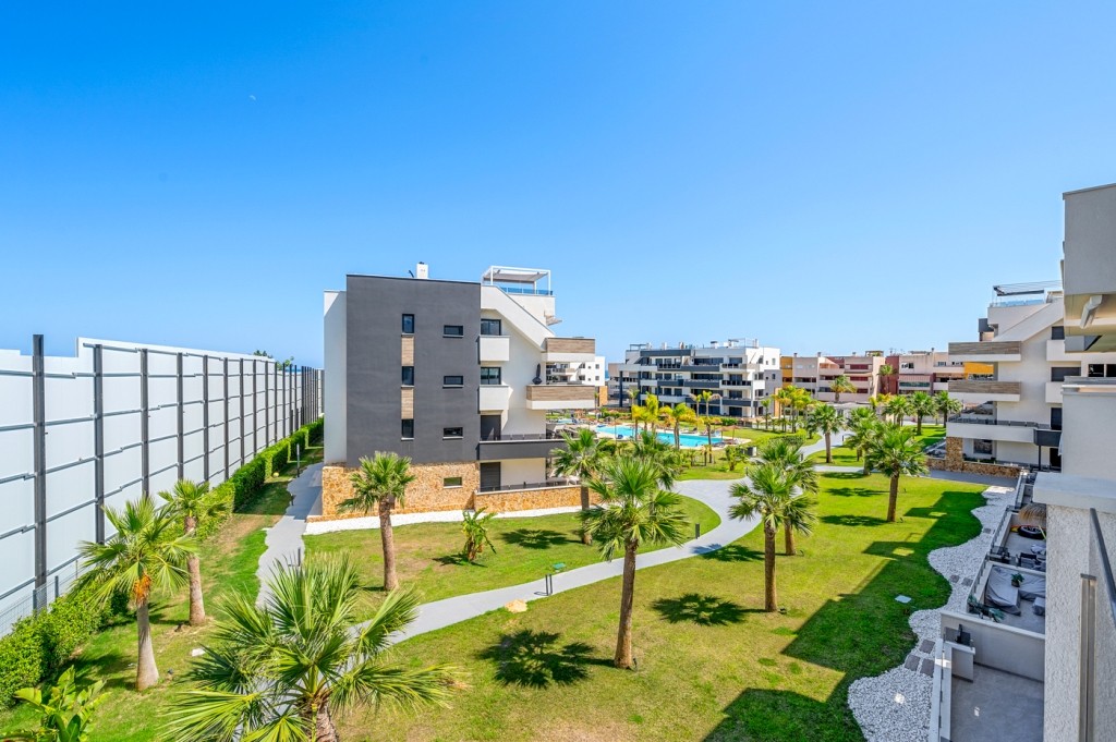 For sale - 2 Bedroom 2 Bathroom Apartment in Orihuela Costa -  - Alicante