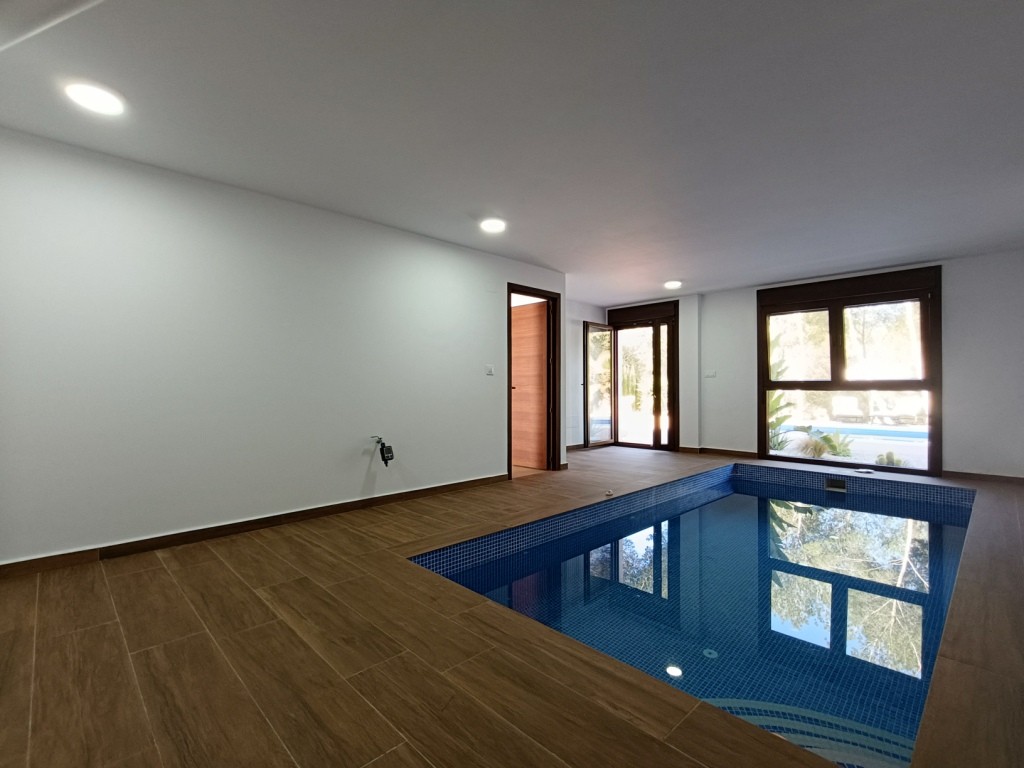 For sale - 5 Bedroom 4 Bathroom Villa in Pinar de Campoverde -  - Alicante