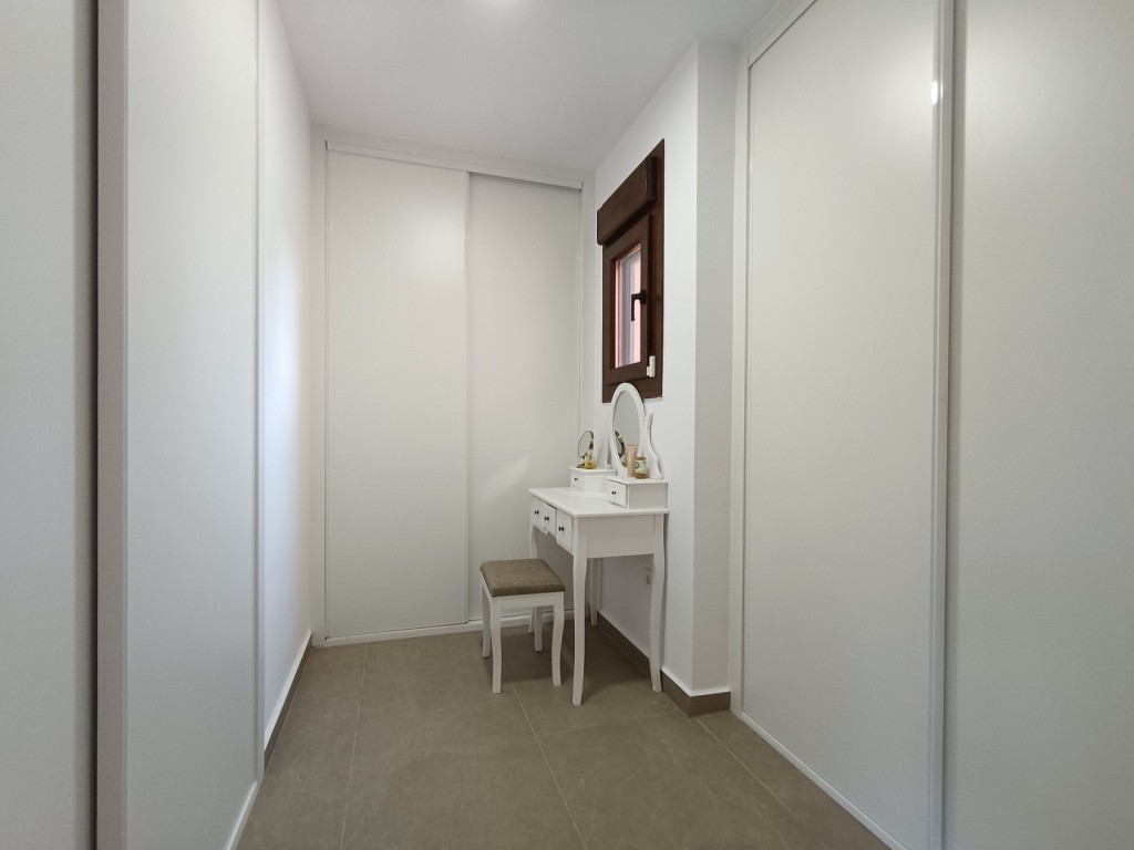 For sale - 5 Bedroom 4 Bathroom Villa in Pinar de Campoverde -  - Alicante