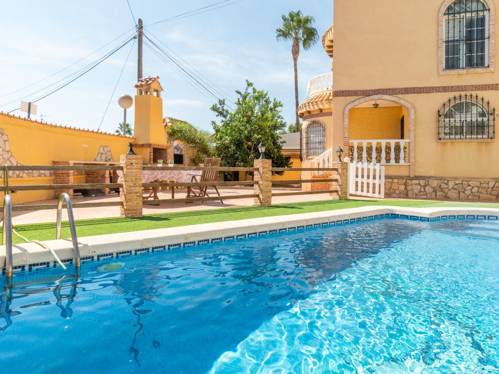 5 Bedroom 3 Bathroom house in Playa Flamenca