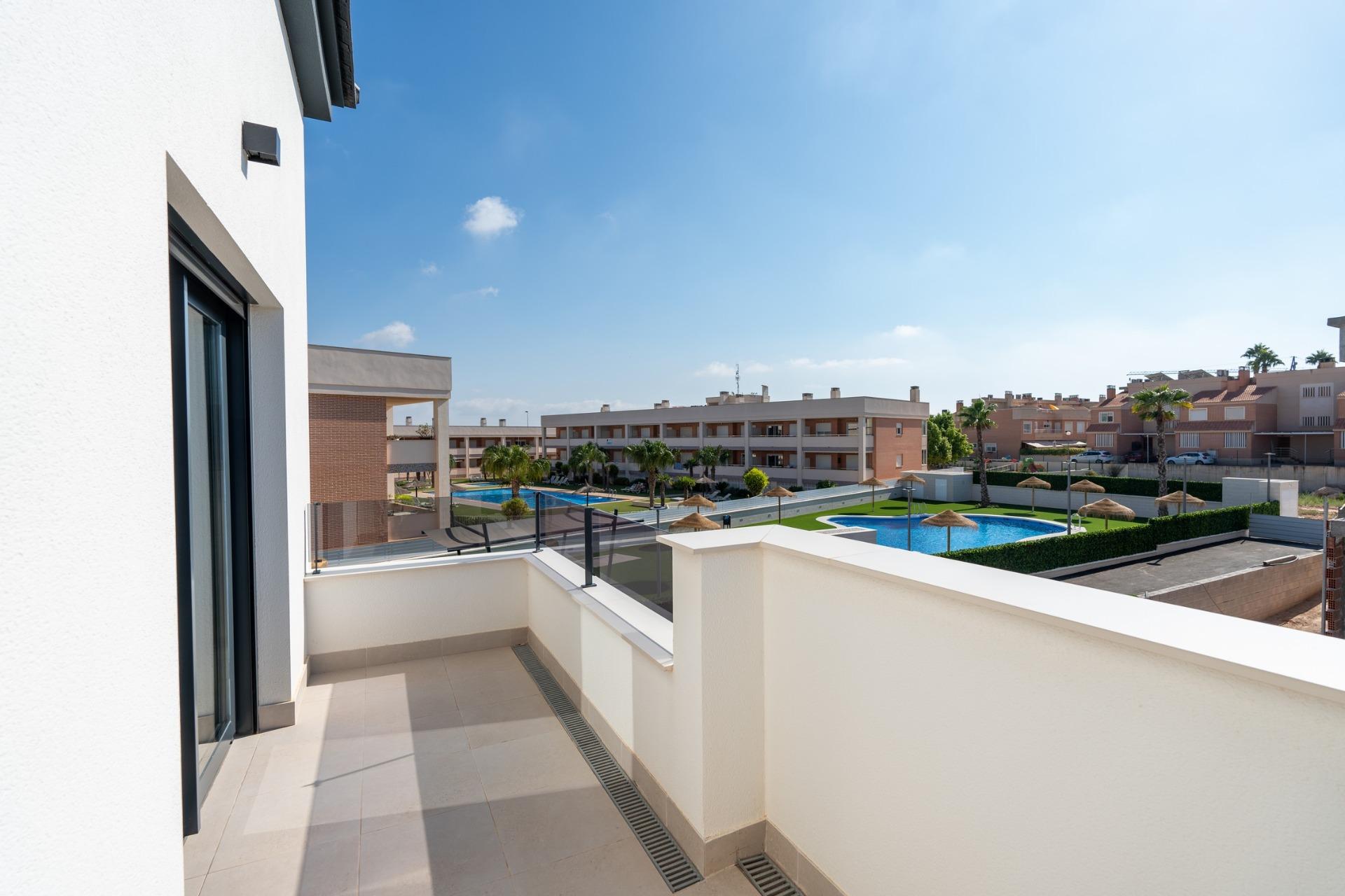 For sale - 3 Bedroom 2 Bathroom Town House in Gran Alacant - Gran Alacant  - Alicante