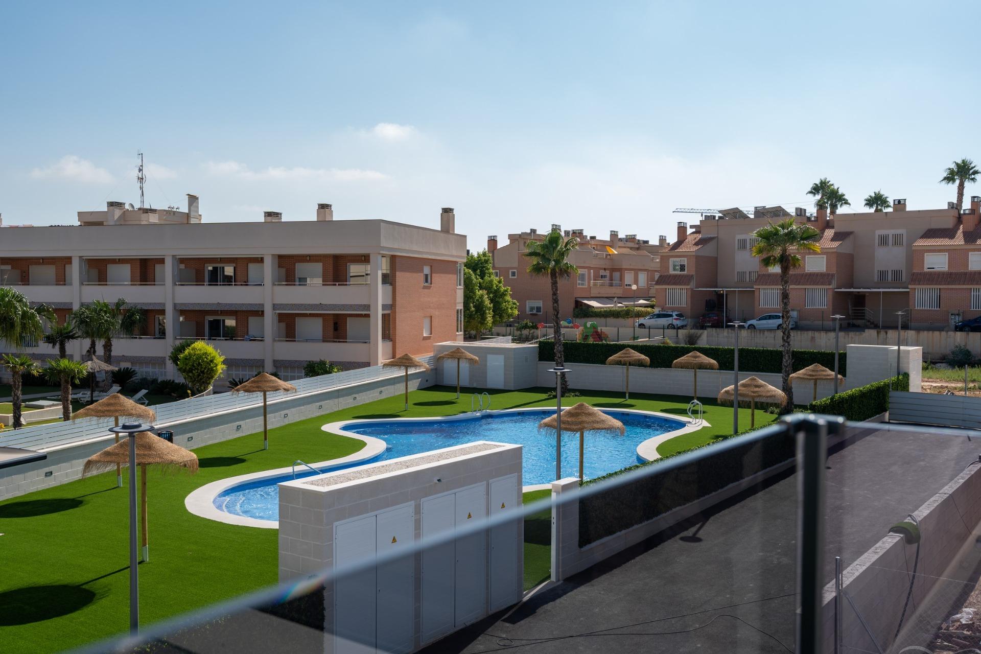 For sale - 3 Bedroom 2 Bathroom Town House in Gran Alacant - Gran Alacant  - Alicante
