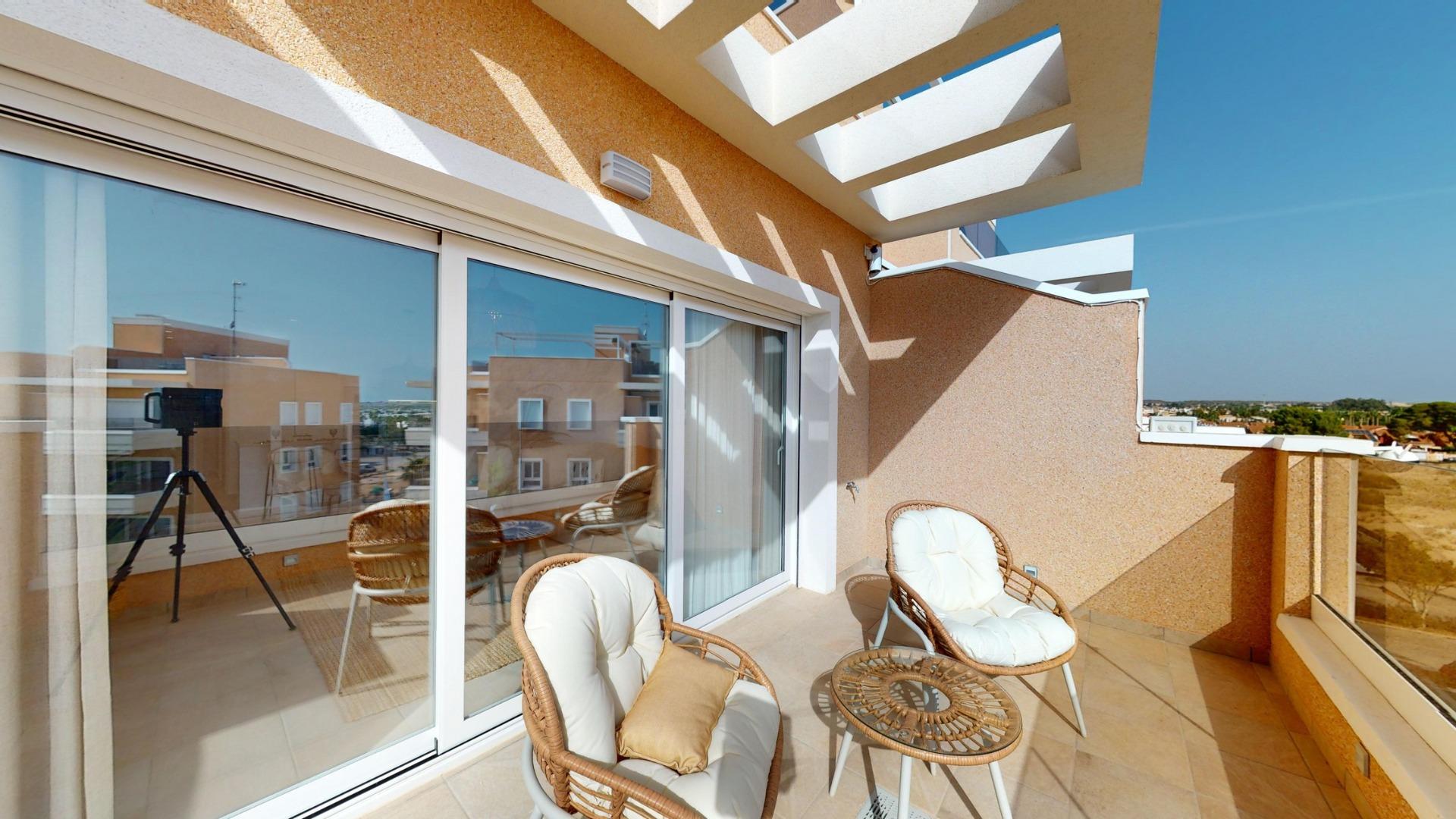 For sale - 3 Bedroom 2 Bathroom Bungalow in Pilar de La Horadada - Lo Monte  - Alicante